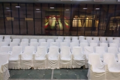 white_chairs_in_Hall